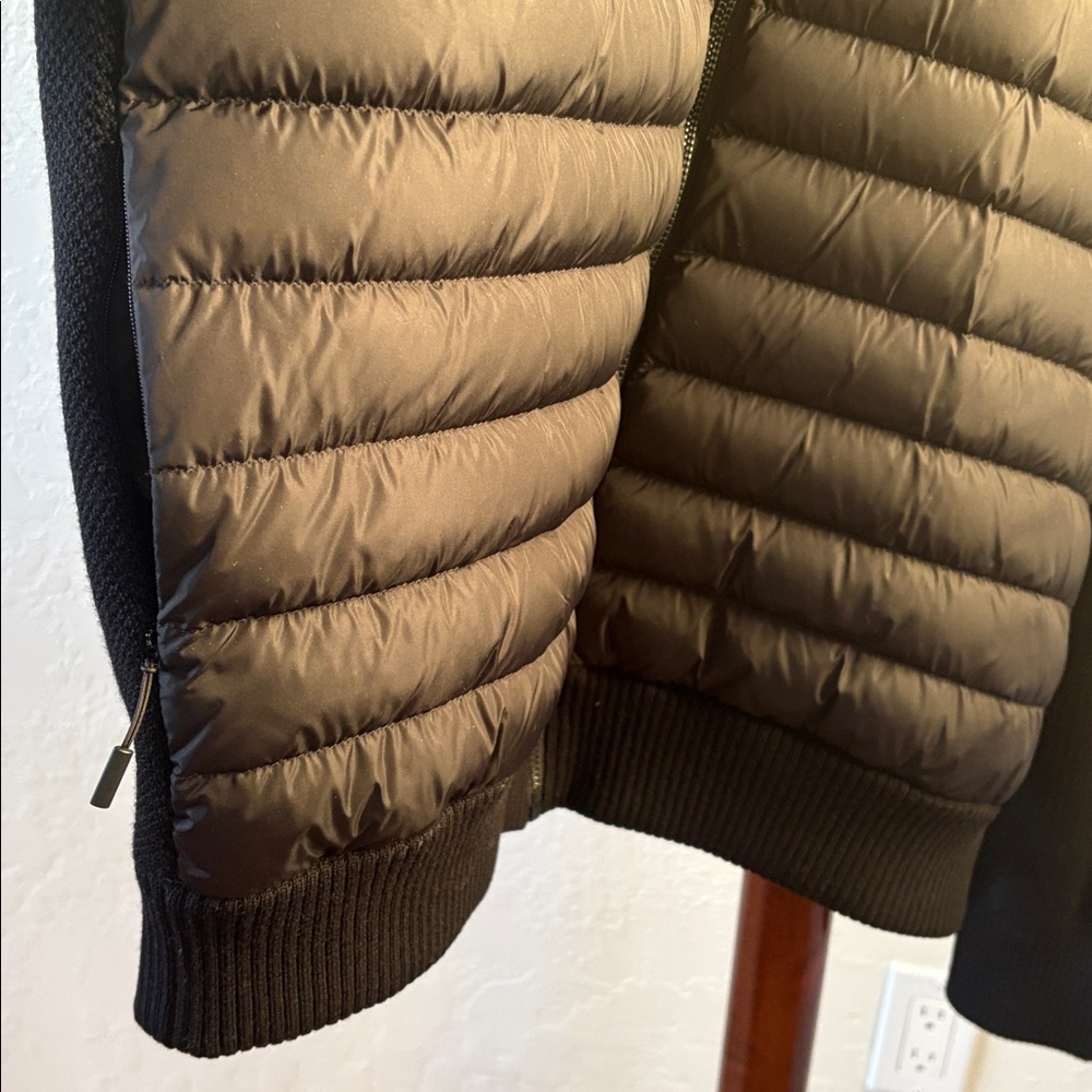 Men’s Canada Goose HyBridge knit jacket. - Picture 4 of 15